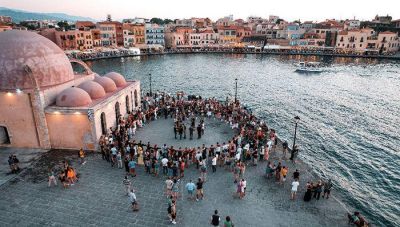 Συνεχίζεται η Παραδοσιακή Στράτα του Δήμου Χανίων  με τον Λαογραφικό Χορευτικό Όμιλο Χανίων «Το Αντάμωμα»