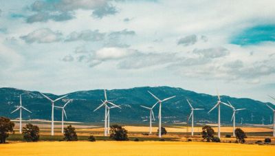 Γερμανία: Καταργεί τα συμβόλαια σταθερών τιμών για ηλεκτρική ενέργεια από ΑΠΕ – Οι εναλλακτικές