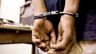 Συνέλαβαν πατέρα που οδηγούσε και είχε ως «αερόσακο» το 5χρονο παιδί του