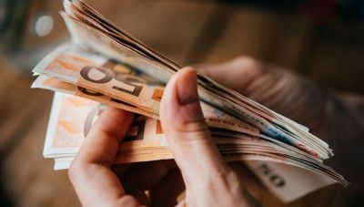 Συντάξεις και επιδόματα: Πότε θα καταβληθούν