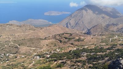 Ανάβαση στον Αφέντη Εσταυρωμένο της Θρυπτής στα 1476 μέτρα υψόμετρο