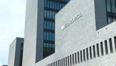 Εξαρθρώθηκε πανευρωπαϊκό κύκλωμα απάτης με κρυπτονομίσματα – Στα 100 εκ. ευρώ η λεία τους