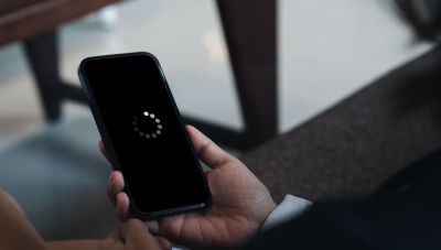 Εκρηκτική αύξηση των κυβερνοεπιθέσεων σε smartphones το α’ εξάμηνο του 2025