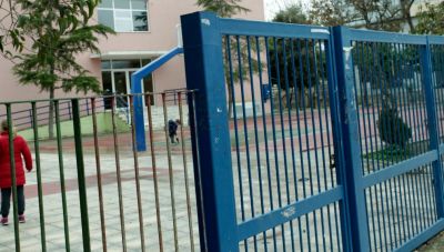 Τρεις ανήλικοι επιτέθηκαν με ρόπαλα σε συμμαθητή τους μέσα στο σχολείο