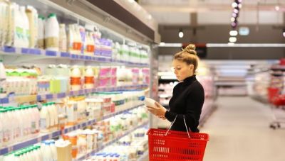 Σουηδία: Μειώνει στο 50% τον ΦΠΑ στα τρόφιμα