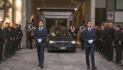 Το τελευταίο αντίο στον Τζόρτζιο Αρμάνι – Η Δευτέρα ημέρα εθνικού πένθους στο Μιλάνο