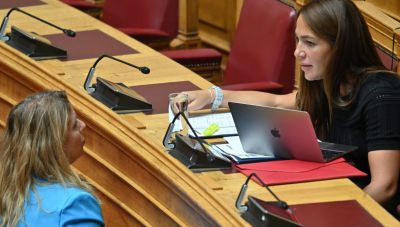 Βουλή: Αντεγκλήσεις με αφορμή το ν/σ για την κοινωνική αντιπαροχή