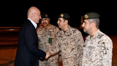 Επίσκεψη Δένδια στην Ελληνική Δύναμη Σαουδικής Αραβίας