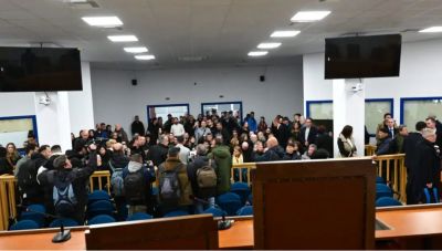 Δίκη Τέμπη: Αυστηρά μέτρα και «ανακαινισμένη» αίθουσα για να αποφευχθεί νέο χάος