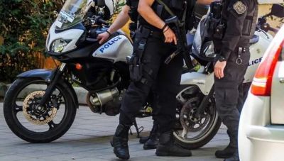 Βάρη: Καταδίωξη διαρρηκτών με πυροβολισμούς, εντοπίστηκε το όχημα διαφυγής