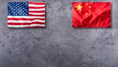 Ο Τραμπ απειλεί την Κίνα με τελωνειακούς δασμούς 50%, αν βοηθήσει στρατιωτικά το Ιράν