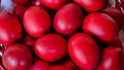 Πώς καθιερώθηκε ο εορτασμός του Πάσχα: Οι τρεις «Αναστάσεις» και έθιμα από όλη την Ελλάδα