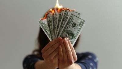 ΗΠΑ: Το μεγαλύτερο μισθολογικό χάσμα από το 2015
