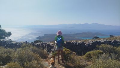 Πεζοπορία στην κορυφογραμμή Καστελίου στο Άνω Μεραμπέλλο