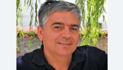 Στον καθηγητή Νεοελληνικής Φιλολογίας Στέφανο Κακλαμάνη το βραβείο «Νίκος Καζαντζάκης» του Δήμου Ηρακλείου