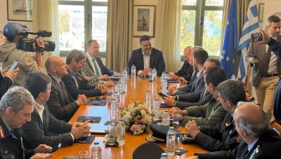 Κοινό μέτωπο των Περιφερειών για το μεταναστευτικό και την ενίσχυση της Αυτοδιοίκησης, σε συνάντηση με τον υπουργό Ναυτιλίας