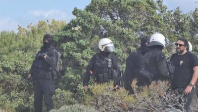 Γαύδος: Έντονες αντιδράσεις για τις κατεδαφίσεις πρόχειρων κατασκευών-Πρώτη φορά το νησί είδε ΜΑΤ