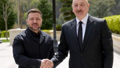Η Ουκρανία υπέγραψε συμφωνίες αμυντικής και ενεργειακής συνεργασίας με το Αζερμπαϊτζάν