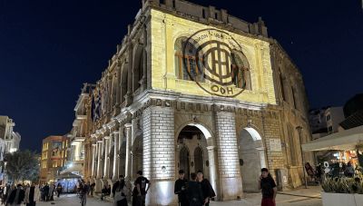 Το κύπελλο στον τοίχο της... Λότζιας που ντύθηκε στα χρώματα του ΟΦΗ (Φωτο)