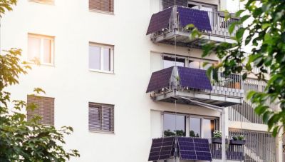 Φωτοβολταϊκά στα μπαλκόνια και στην Ελλάδα για φθηνό ρεύμα
