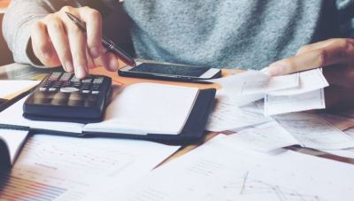 Οδηγός για τη νέα ρύθμιση χρεών προς το Δημόσιο σε 72 δόσεις – Tα μυστικά