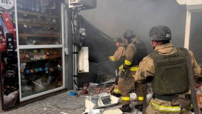 Έξι νεκροί και δεκάδες τραυματίες από ρωσικά πλήγματα σε Νικόπολη και Χερσώνα στην Ουκρανία