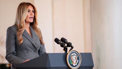 Μελάνια Τραμπ: Τα ψέματα που με συνδέουν με τον ελεεινό Επστάιν πρέπει να σταματήσουν σήμερα
