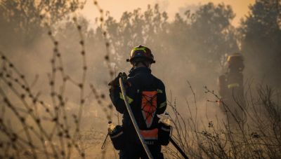Στο νοσοκομείο δυο πυροσβέστες που επιχείρησαν στο μέτωπο της Βοιωτίας