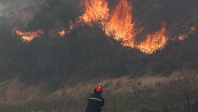 Στη Λάρισα έφτασε ο καπνός από τη φωτιά στη Χαλκιδική: Οι πρώτες δορυφορικές εικόνες