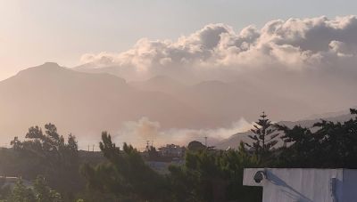 Ρέθυμνο: Σε ύφεση η φωτιά στα Σελλιά – Συνεχίζονται οι επιχειρήσεις για τον πλήρη έλεγχο της πυρκαγιάς