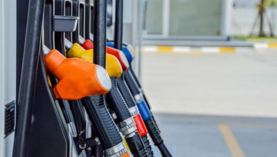 «Πετάει» πάνω από τα 2 ευρώ η βενζίνη στην Κρήτη - Πως κυμαίνεται στα μεγάλα αστικά κέντρα