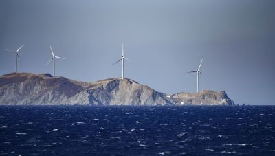 Σε ισχύ το νέο Χωροταξικό για τις ΑΠΕ: Πού απαγορεύεται η εγκατάσταση φωτοβολταϊκών και αιολικών πάρκων