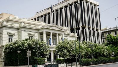 Σε υψηλούς τόνους η απάντηση του ΥΠΕΞ στην Τουρκία για το χωροταξικό των ΑΠΕ: «Εμμονή σε αναθεωρητικές θέσεις»