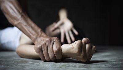 Συνελήφθη ο άντρας που κατηγορείται για τον βιασμό 22χρονης σε παραλία της Χαλκιδικής-Εντοπίστηκε τέσσερα χρόνια μετά στο Μαυροβούνιο
