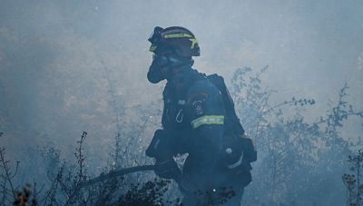 Πυροσβεστική: Δύο συλλήψεις και πρόστιμα για τις πυρκαγιές σε Εύβοια και Χίο