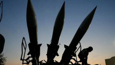 Οι αριθμοί του πολέμου στο Ιράν: 7.900 νεκροί, 22% πάνω το πετρέλαιο, μόλις 7 πλοία την ημέρα περνάνε τα Στενά του Ορμούζ