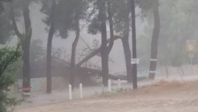 Χάος στην Κύπρο από ξαφνική κακοκαιρία: Πλημμύρες και 112 – Άνδρας χτυπήθηκε από κεραυνό