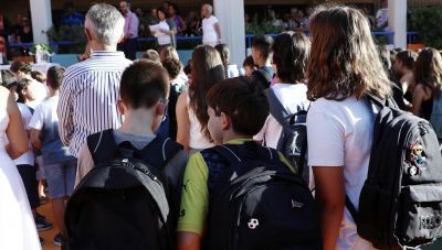 «Έκλεισε» ο αγιασμός στα σχολεία για τη νέα σεζόν - Ποια μέρα γυρίζουν οι μαθητές στα θρανία
