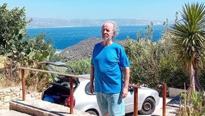 «Του χρόνου σχεδιάζουμε να επιστρέψουμε»: Τι λένε τουρίστες και επιχειρηματίες που έφυγαν από το Ρέθυμνο εξαιτίας της πυρκαγιάς