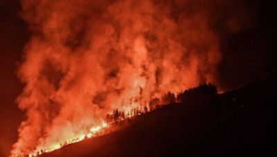 Αλβανία: Μεγάλη φωτιά καίει δασικές εκτάσεις κοντά στα Τίρανα – Ολονύχτια μάχη με τις φλόγες, εκκενώθηκαν χωριά