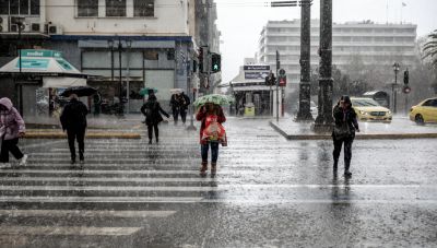 Σε εξέλιξη η κακοκαιρία: Οι περιοχές που θα βρεθούν στο επίκεντρο τις επόμενες ώρες-Νέα «κόκκινη προειδοποίηση» της ΕΜΥ