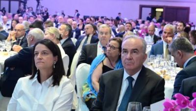 Κεραμέως και Παπαθανάσης απαντούν στα δημοσιεύματα για τα προγράμματα κατάρτισης:  «Όλα έγιναν με απόλυτη διαφάνεια»