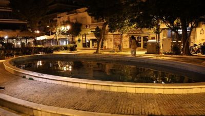 Καλλιθέα: Καλύτερη εικόνα για το κοριτσάκι που έπεσε στο σιντριβάνι – Τι λέει ο πατέρας του για το ατύχημα