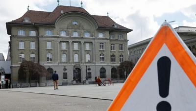 Ανάρπαστο το ελβετικό φράγκο παρά την «απειλή» της κεντρικής τράπεζας