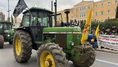 Στην Αθήνα οι αγρότες: Συλλαλητήριο με δεκάδες τρακτέρ μπροστά στη Βουλή