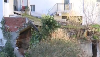 Θεσσαλονίκη: Ολόκληρη πλαγιά έτοιμη να πέσει πάνω σε πολυκατοικία στις Συκιές