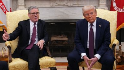 Τηλεφωνική επικοινωνία Στάρμερ – Τραμπ