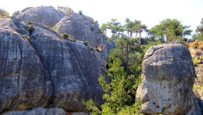 Περιήγηση των ορειβατών στα... Μετέωρα του Λασιθίου