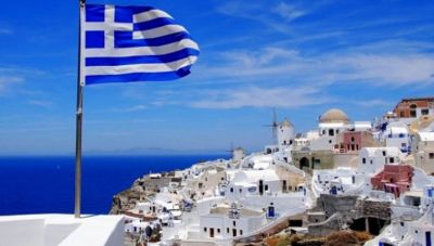 Σχεδόν 38 εκατ. τουρίστες στην Ελλάδα το 2025 – Αυξήθηκε 3,8% η μέση δαπάνη