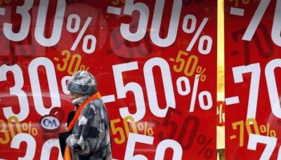 Χειμερινές εκπτώσεις: Πτώση έως 40% στον τζίρο – Αλλαγές στο πλαίσιο προσφορών ζητά η αγορά